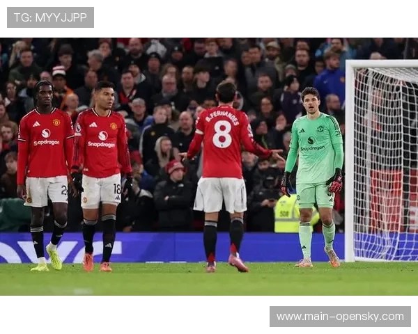 B费助攻多尔古世界波，曼联反超比分